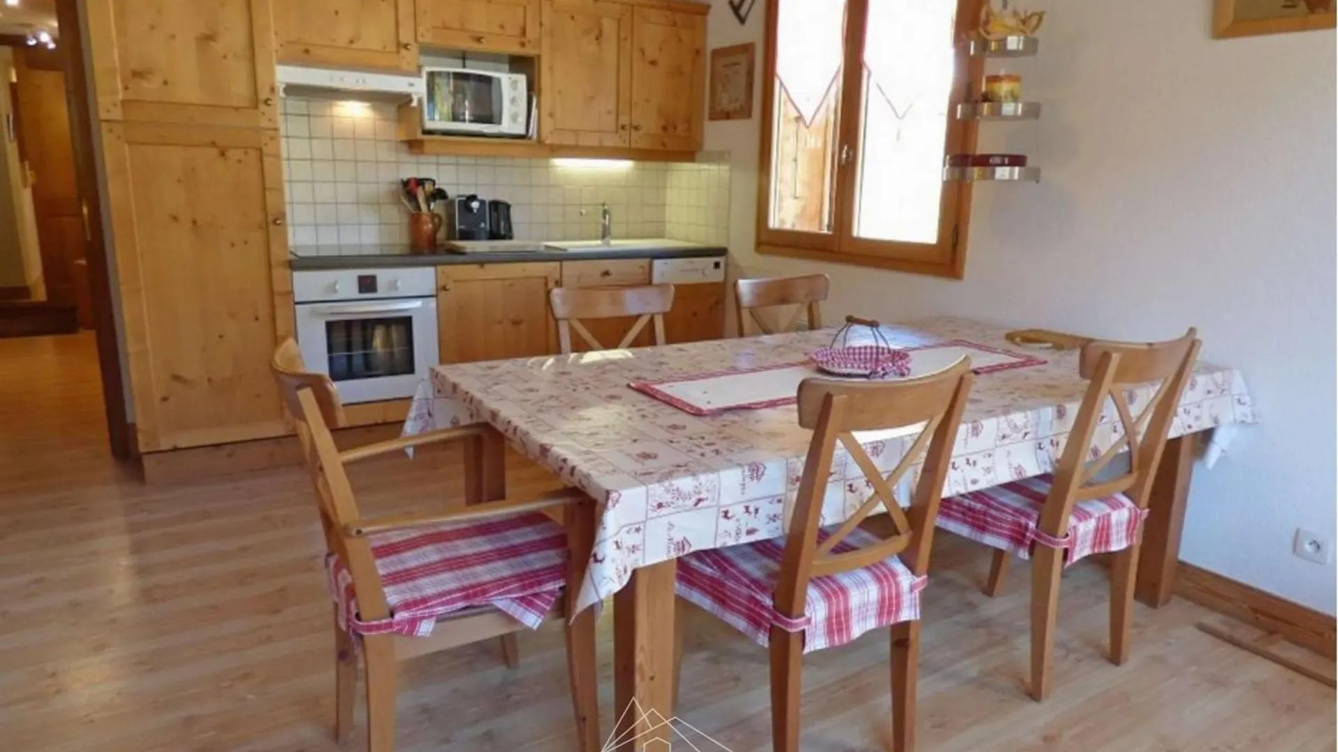 Charmant Appart. 70M², 2 Chambres, Mezzanine, Balcon Sud, Garage, Pres Commerces, Navettes - Fr-1-458-110 Le Grand-Bornand 0*,